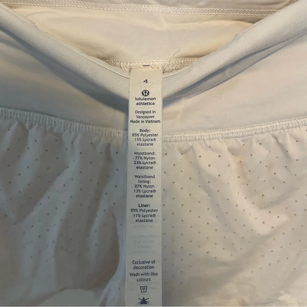 Lululemon Speed Up Athletic Shorts in White Eyelet Size 4‎